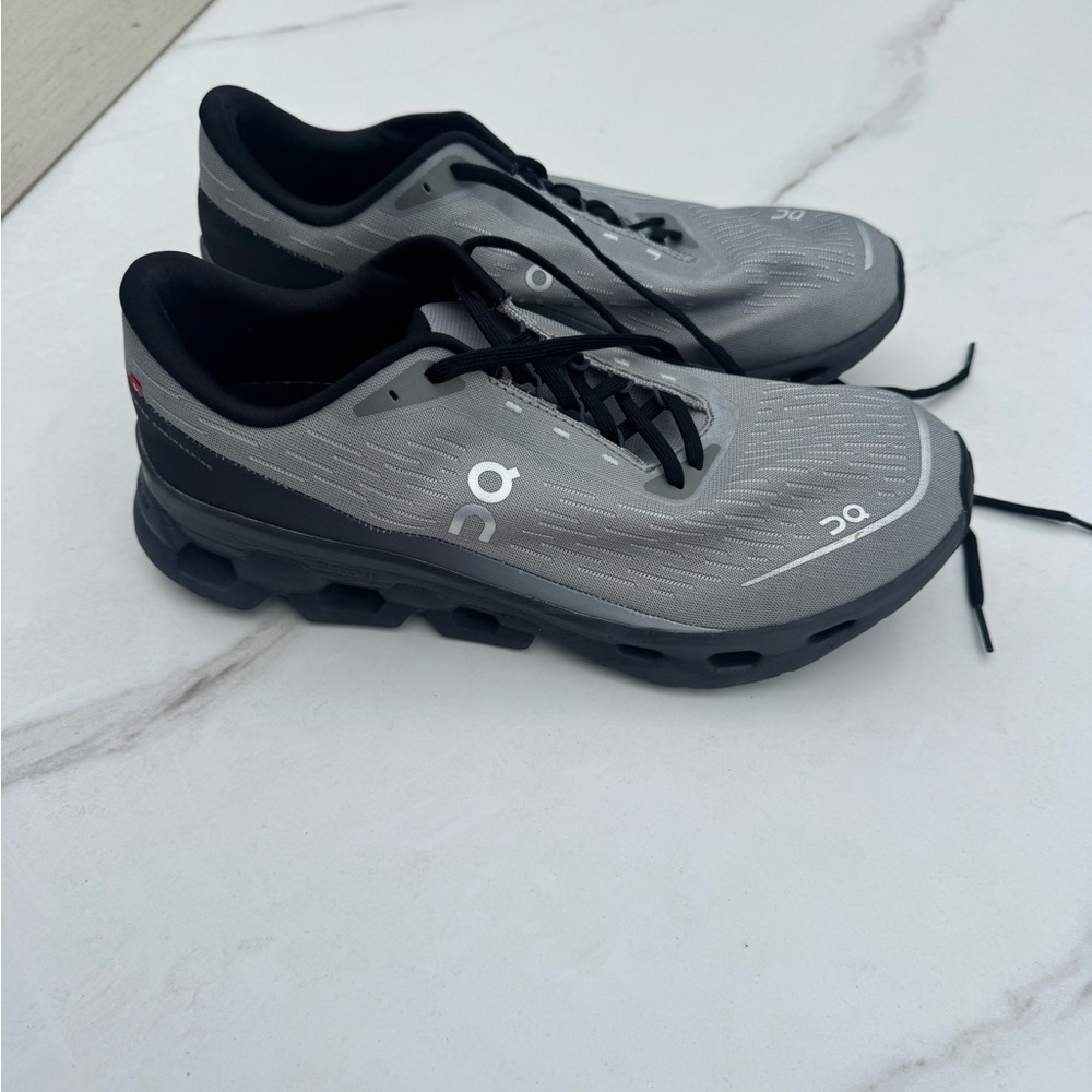 On cloud spark grey/eclipse Running Gray and Blac… - image 5